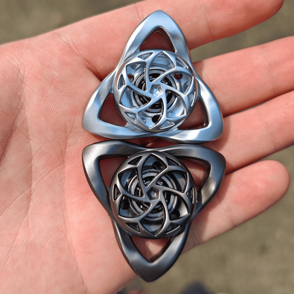 Fidget Spinner EDC en Métal – Rotation Fluide et Design Ajouré