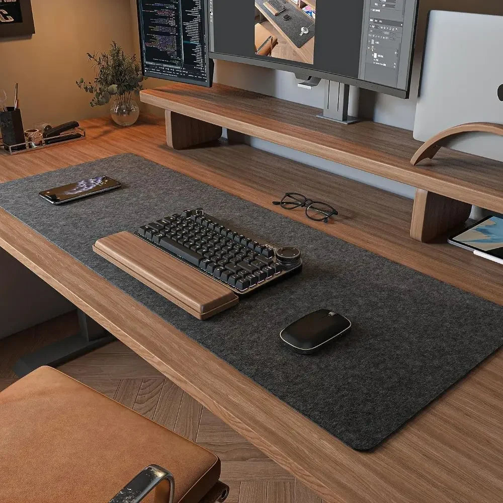 Tapis de Bureau XXL en Feutre — Premium, Stable et Épuré