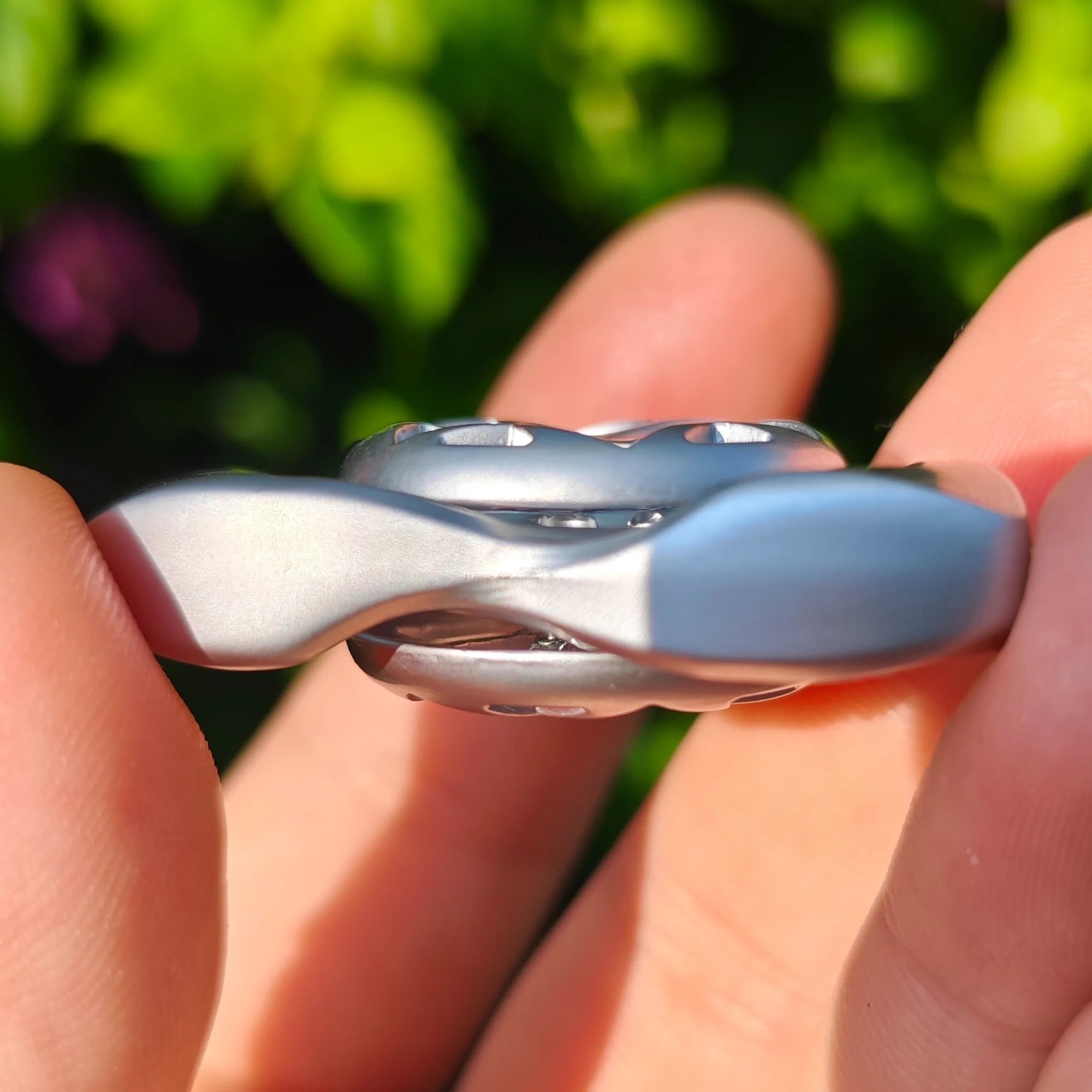 Fidget Spinner EDC en Métal – Rotation Fluide et Design Ajouré