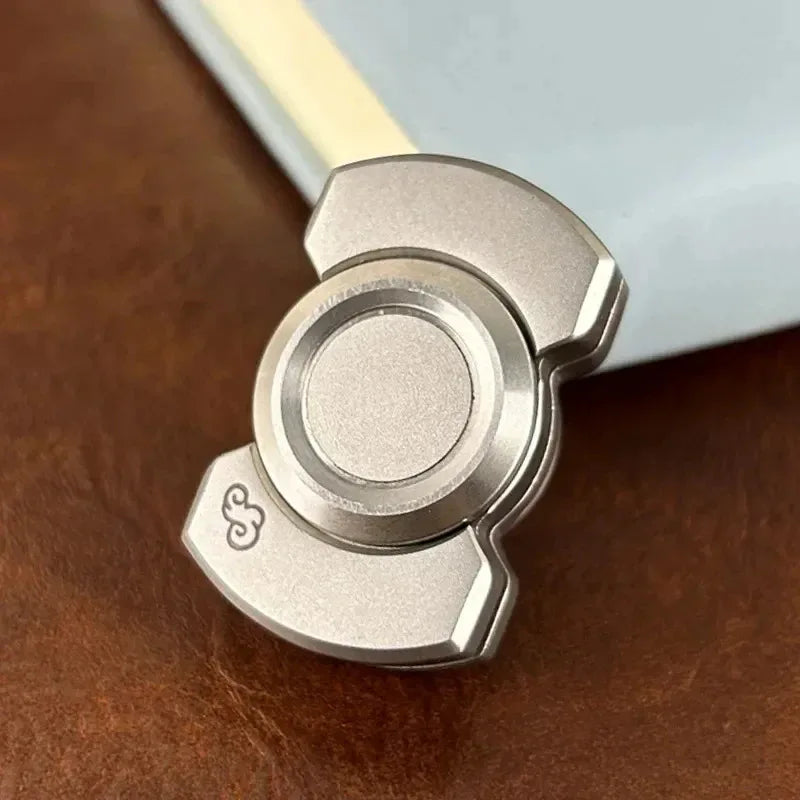 Fidget Spinner Magnétique 3-en-1 en Métal – Accessoire EDC Anti-Stress